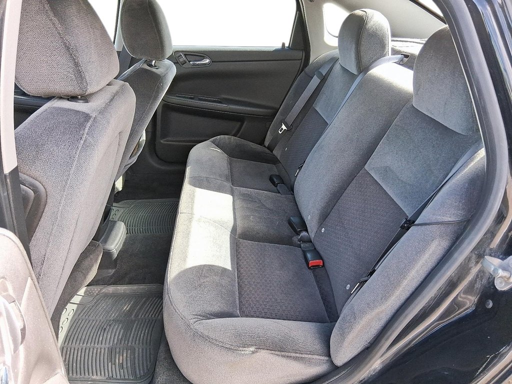 2012 Chevrolet Impala LS in Stratford, Ontario - 9 - w1024h768px