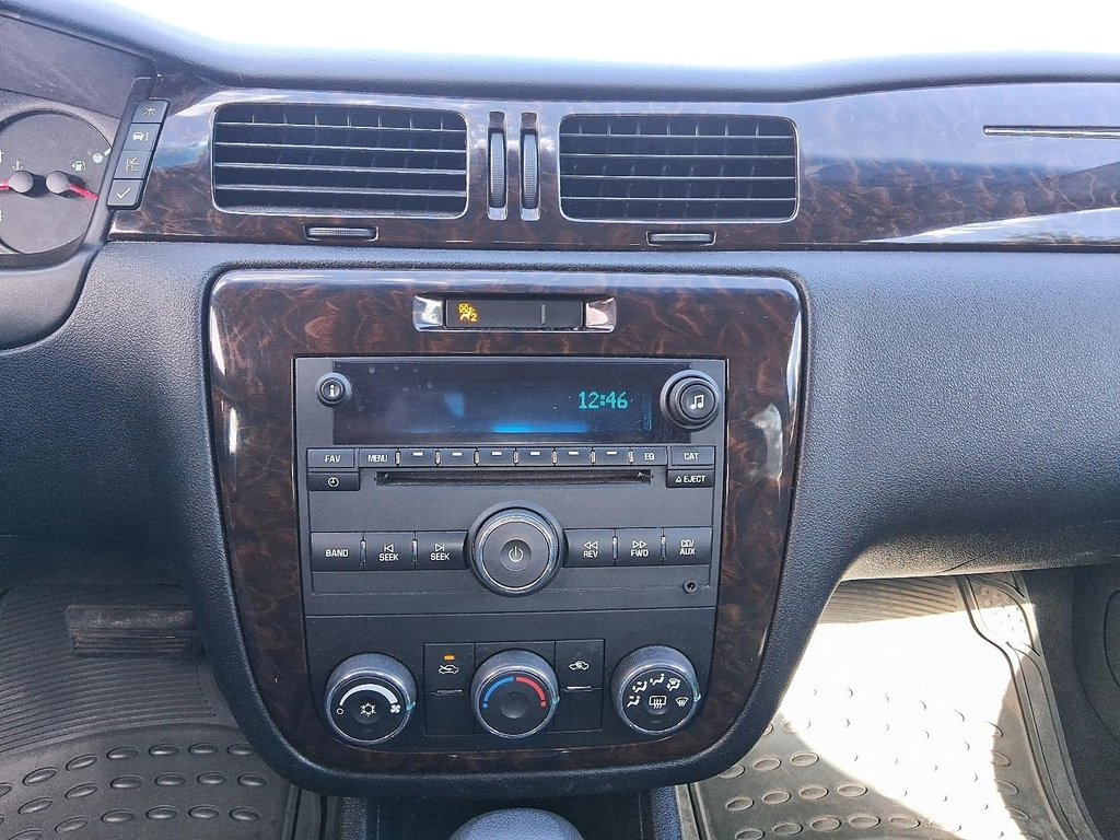2012 Chevrolet Impala LS in Stratford, Ontario - 15 - w1024h768px