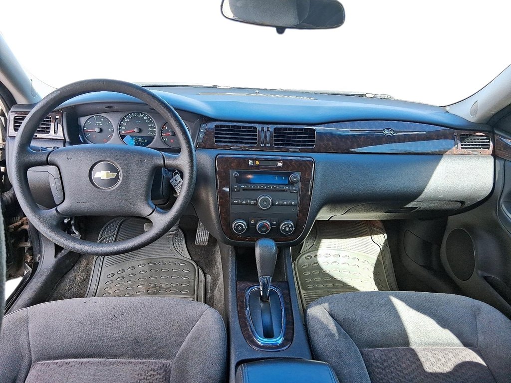 2012 Chevrolet Impala LS in Stratford, Ontario - 10 - w1024h768px