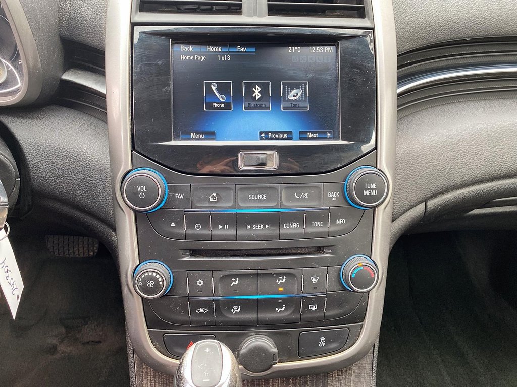 2016 Chevrolet Malibu 1LT Sedan in Stratford, Ontario - 15 - w1024h768px