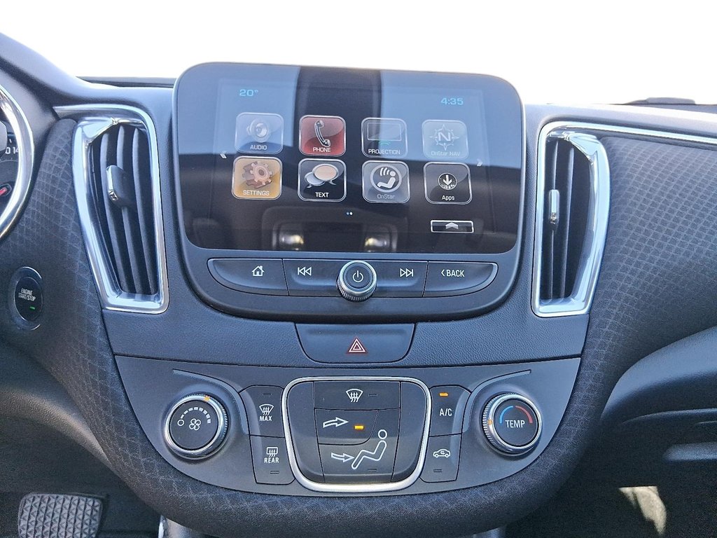 2018 Chevrolet Malibu LT in Stratford, Ontario - 15 - w1024h768px