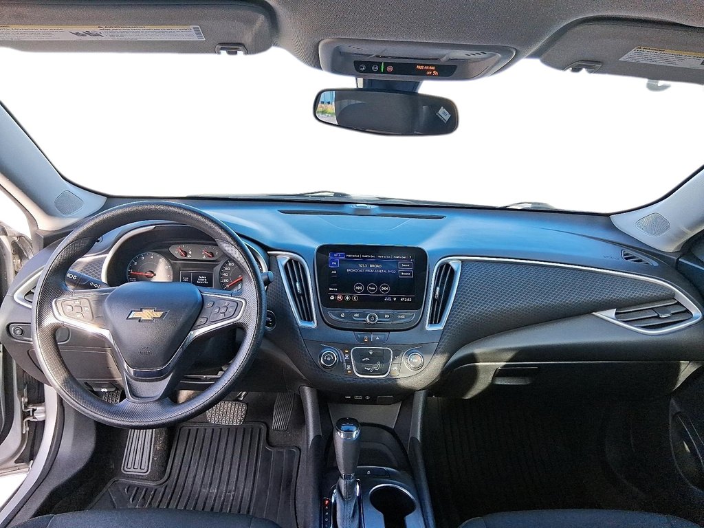 2020 Chevrolet Malibu LS in Stratford, Ontario - 10 - w1024h768px