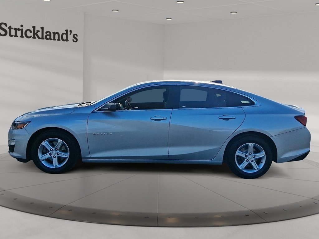 2020 Chevrolet Malibu LS in Stratford, Ontario - 5 - w1024h768px