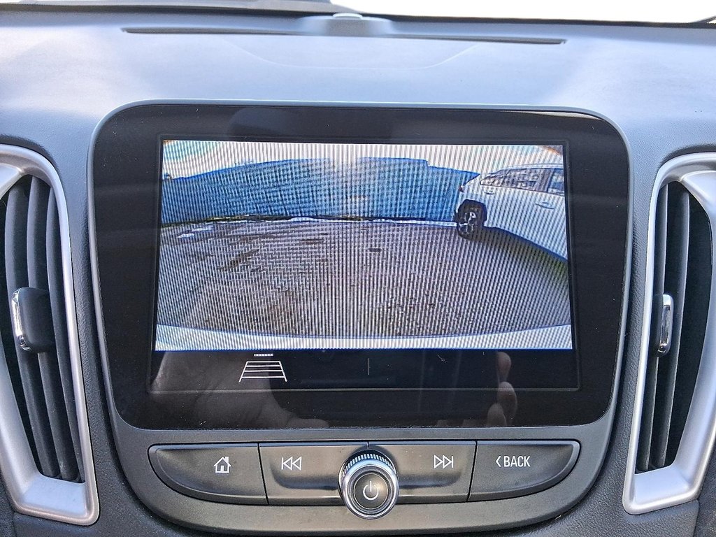 2020 Chevrolet Malibu LS in Stratford, Ontario - 17 - w1024h768px