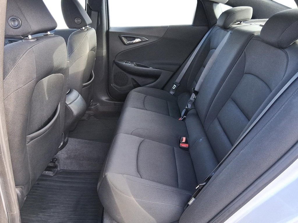 2020 Chevrolet Malibu LS in Stratford, Ontario - 9 - w1024h768px
