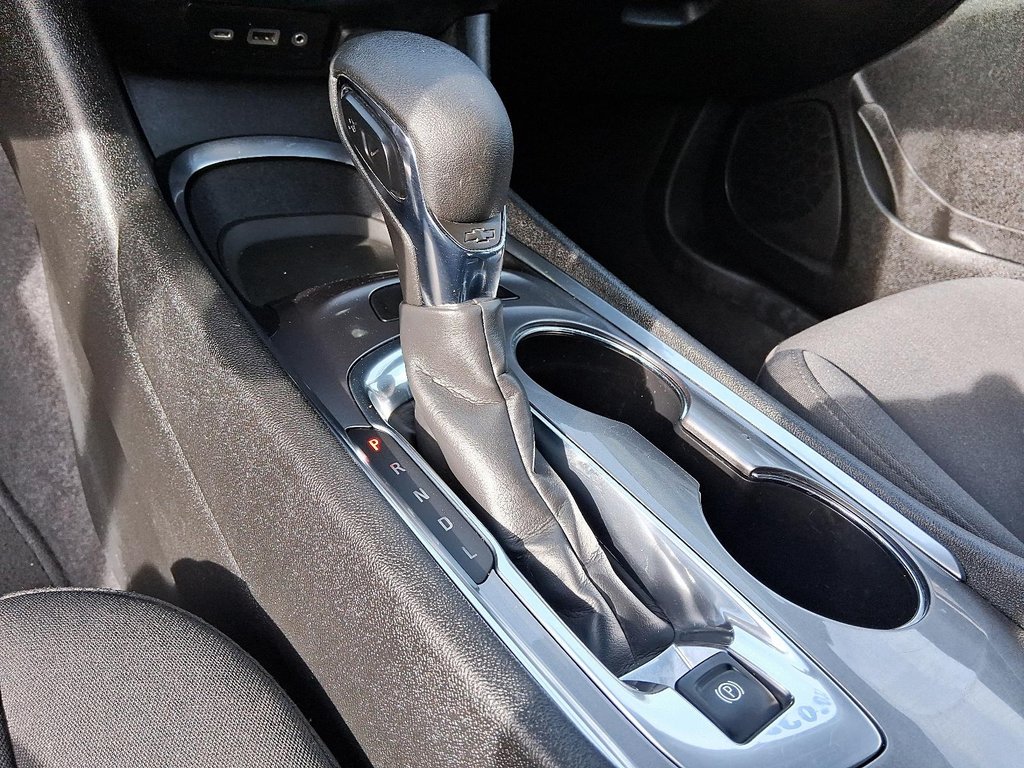 2022 Chevrolet Malibu LT in Stratford, Ontario - 16 - w1024h768px