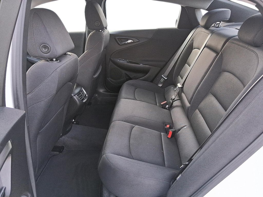 2024 Chevrolet Malibu 1LT in Stratford, Ontario - 9 - w1024h768px