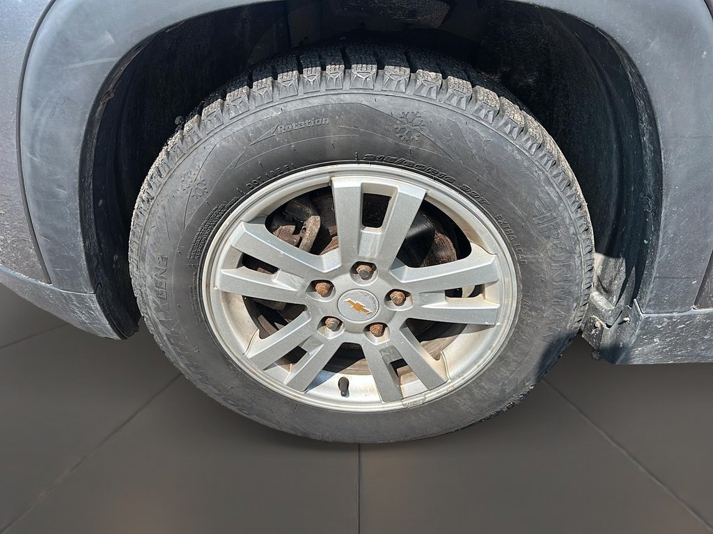 2012 Chevrolet Orlando LT Minivan in Stratford, Ontario - 6 - w1024h768px