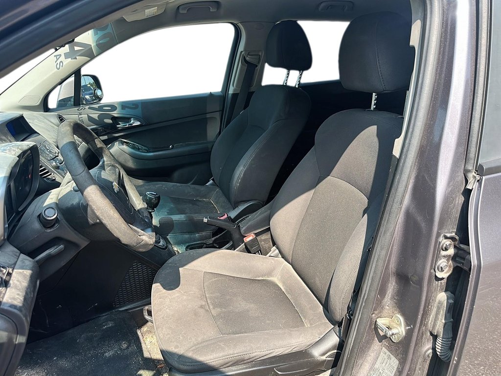 2012 Chevrolet Orlando LT Minivan in Stratford, Ontario - 7 - w1024h768px