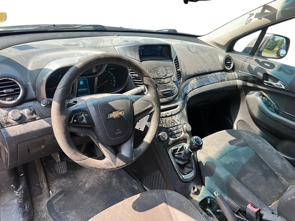 2012 Chevrolet Orlando LT Minivan in Stratford, Ontario - 8 - w1024h768px