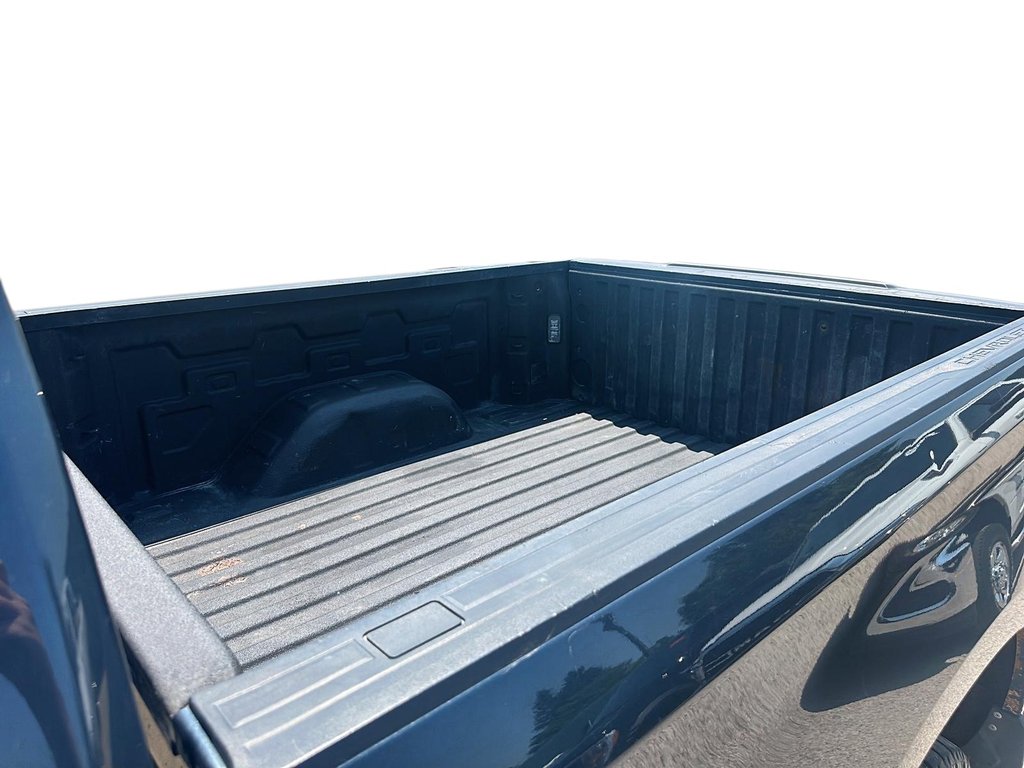 2019 Chevrolet Silverado 1500 4X4 LT SHORT BOX Truck in Stratford, Ontario - 15 - w1024h768px