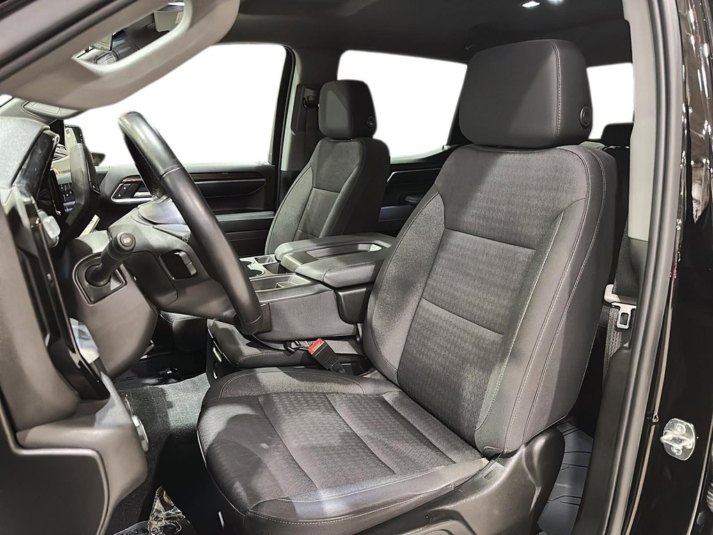 2022 Chevrolet Silverado 1500 RST 4X4 Truck in Stratford, Ontario - 7 - w1024h768px