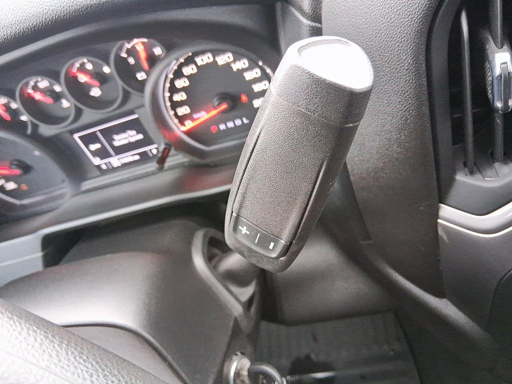 2022 Chevrolet Silverado 1500 Crew Cab Ltd 4x4 in Stratford, Ontario - 16 - w1024h768px