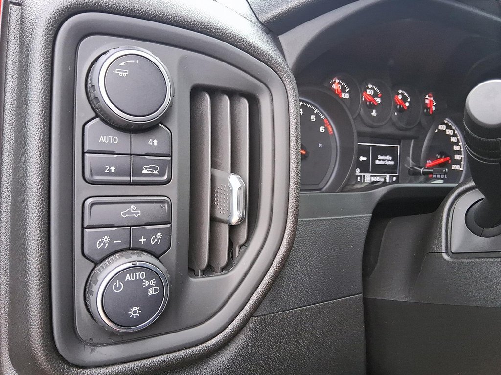 2022 Chevrolet Silverado 1500 Crew Cab Ltd 4x4 in Stratford, Ontario - 17 - w1024h768px