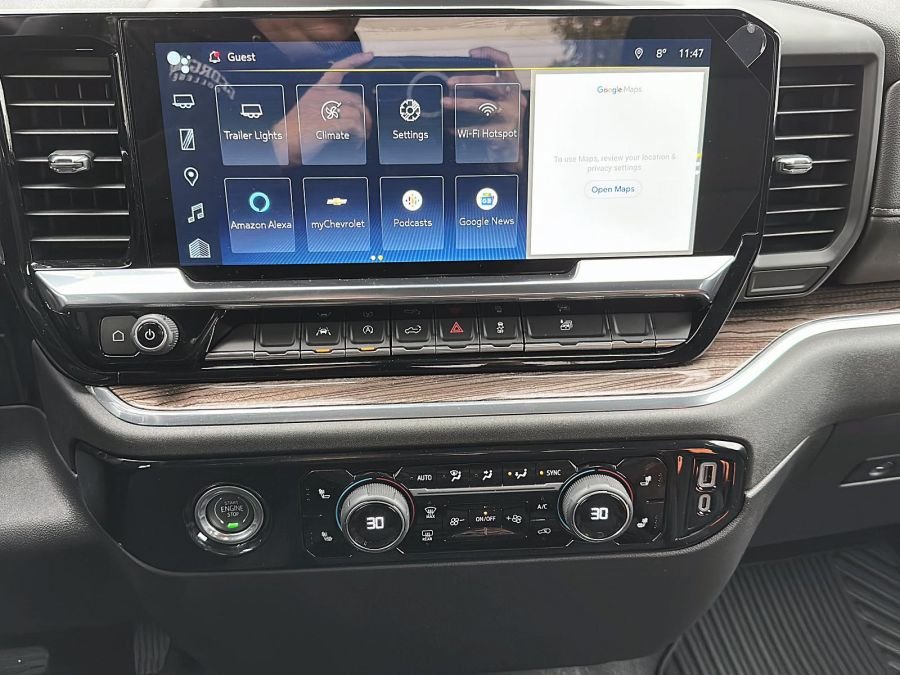 2023 Chevrolet Silverado 1500 LT SHORT BOX Truck in Stratford, Ontario - 14 - w1024h768px