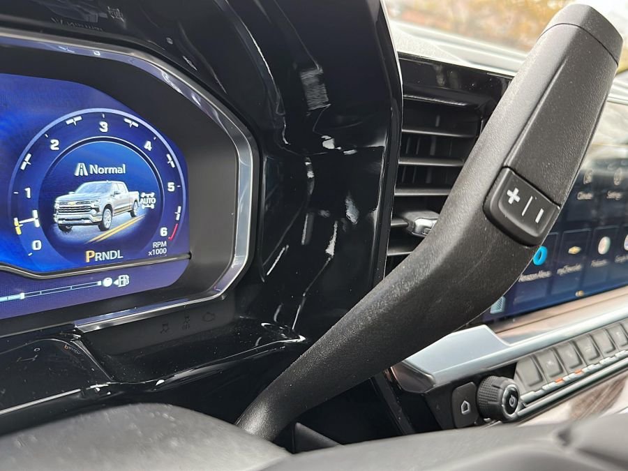 2023 Chevrolet Silverado 1500 LT SHORT BOX Truck in Stratford, Ontario - 16 - w1024h768px