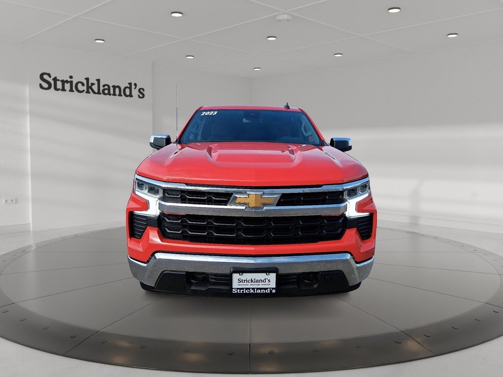 2023 Chevrolet Silverado 1500 CREW CAB 4X4 LT in Stratford, Ontario - 2 - w1024h768px