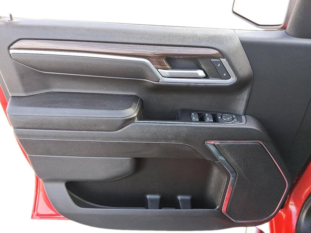 2023 Chevrolet Silverado 1500 CREW CAB 4X4 LT in Stratford, Ontario - 11 - w1024h768px