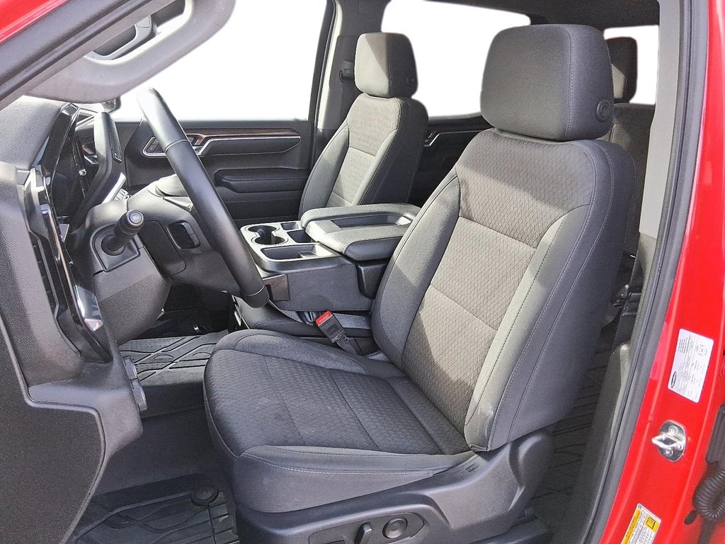 2023 Chevrolet Silverado 1500 CREW CAB 4X4 LT in Stratford, Ontario - 8 - w1024h768px