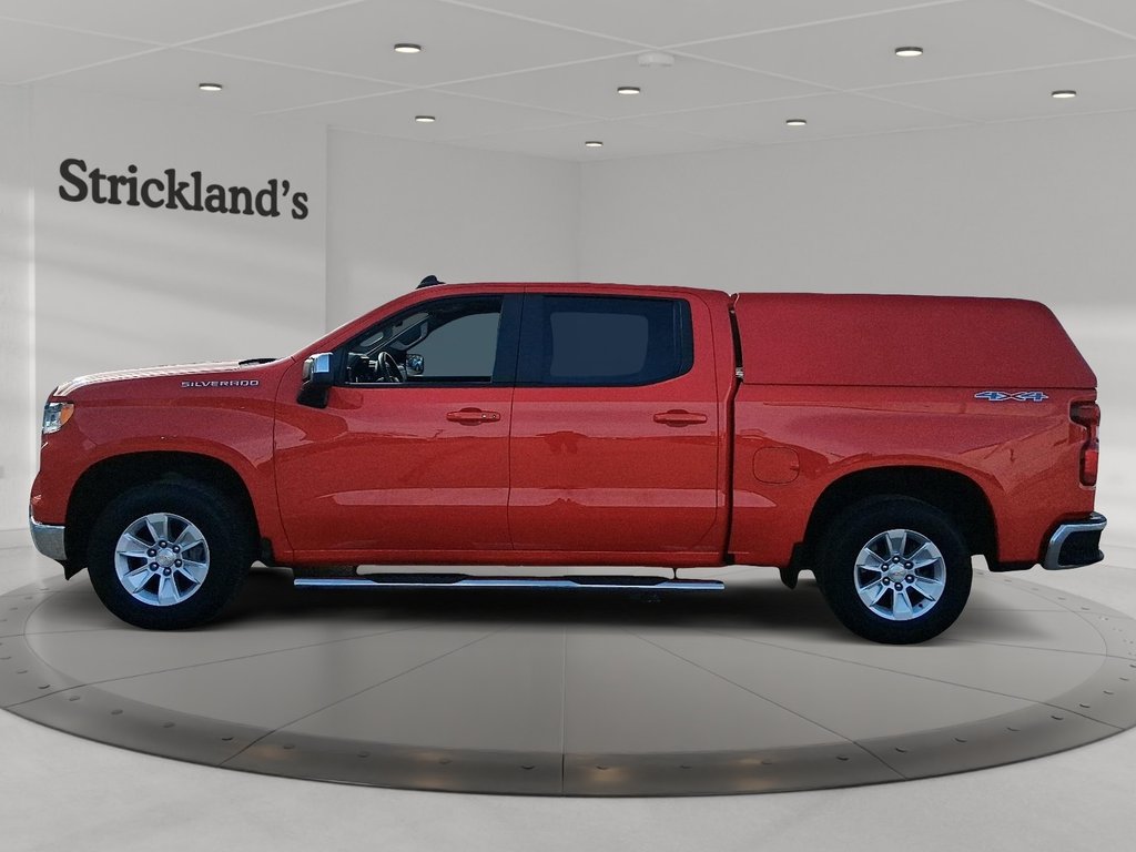 2023 Chevrolet Silverado 1500 CREW CAB 4X4 LT in Stratford, Ontario - 5 - w1024h768px