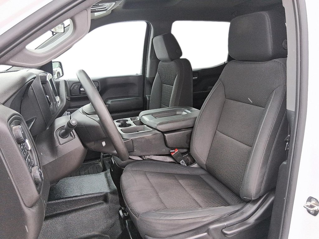 2023 Chevrolet Silverado 1500 CREW CAB 4X4 WT in Stratford, Ontario - 8 - w1024h768px
