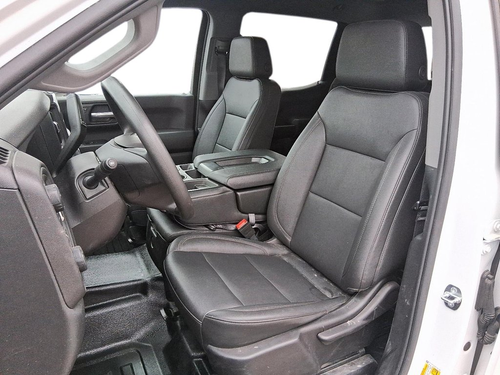 2023 Chevrolet Silverado 1500 Crew Cab Wt 4x4 in Stratford, Ontario - 7 - w1024h768px