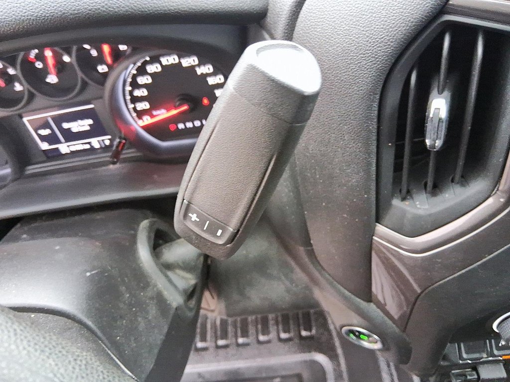 2023 Chevrolet Silverado 1500 Crew Cab Wt 4x4 in Stratford, Ontario - 16 - w1024h768px