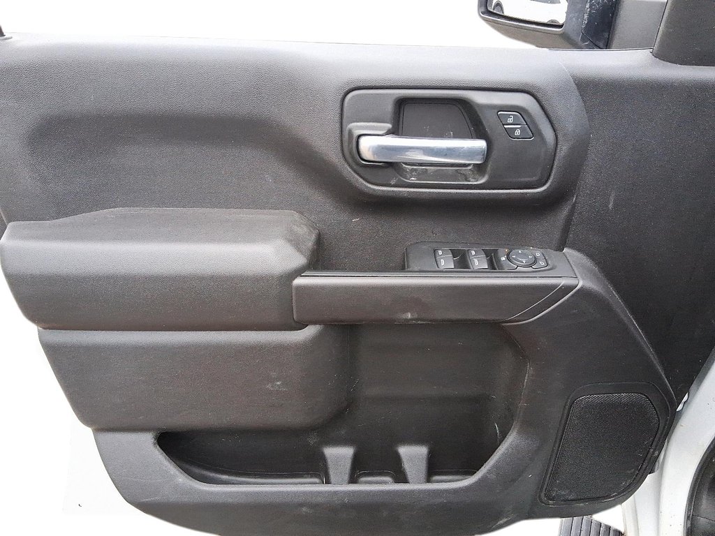 2023 Chevrolet Silverado 1500 Crew Cab Wt 4x4 in Stratford, Ontario - 11 - w1024h768px