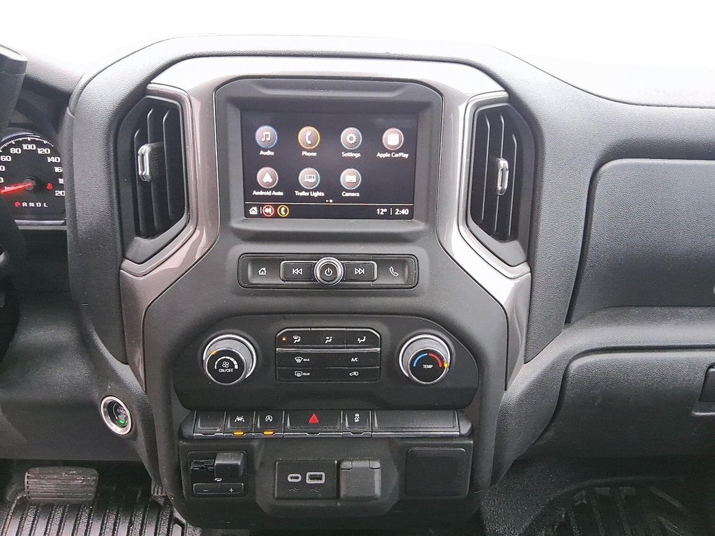 2023 Chevrolet Silverado 1500 Crew Cab Wt 4x4 in Stratford, Ontario - 15 - w1024h768px