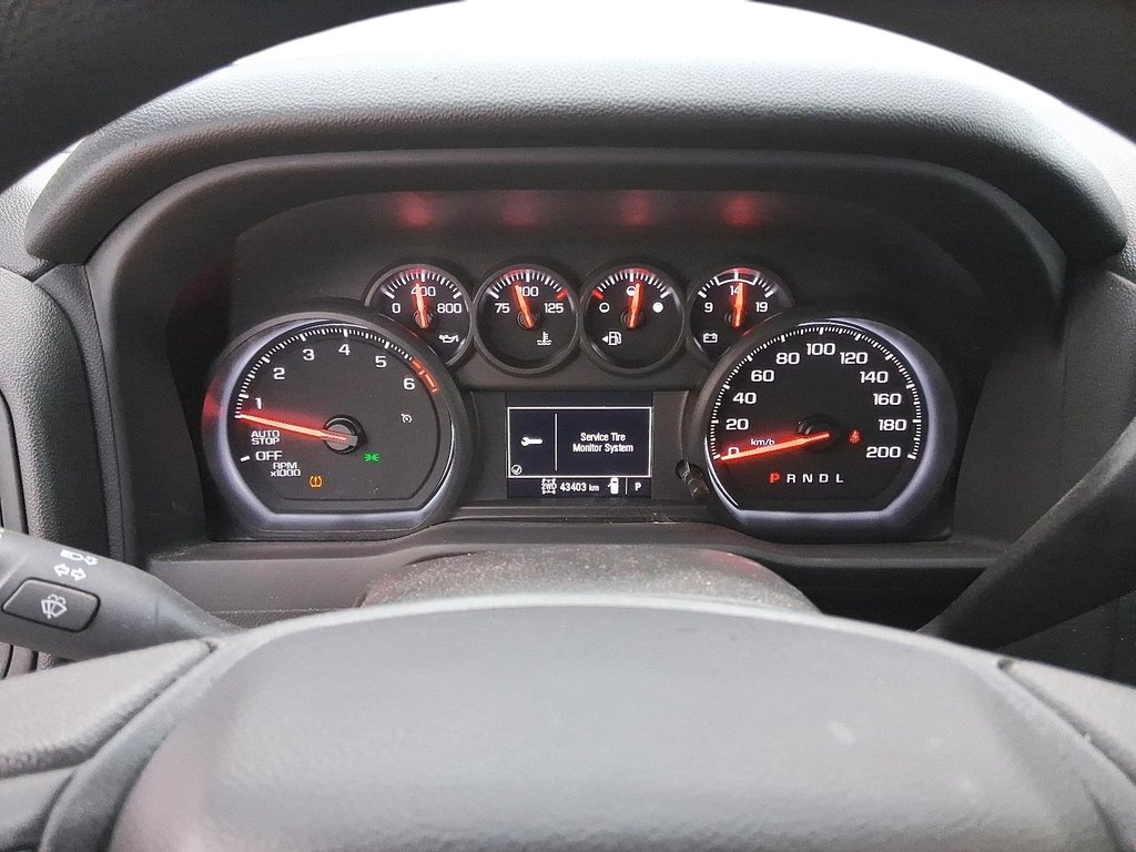 2023 Chevrolet Silverado 1500 Crew Cab Wt 4x4 in Stratford, Ontario - 14 - w1024h768px