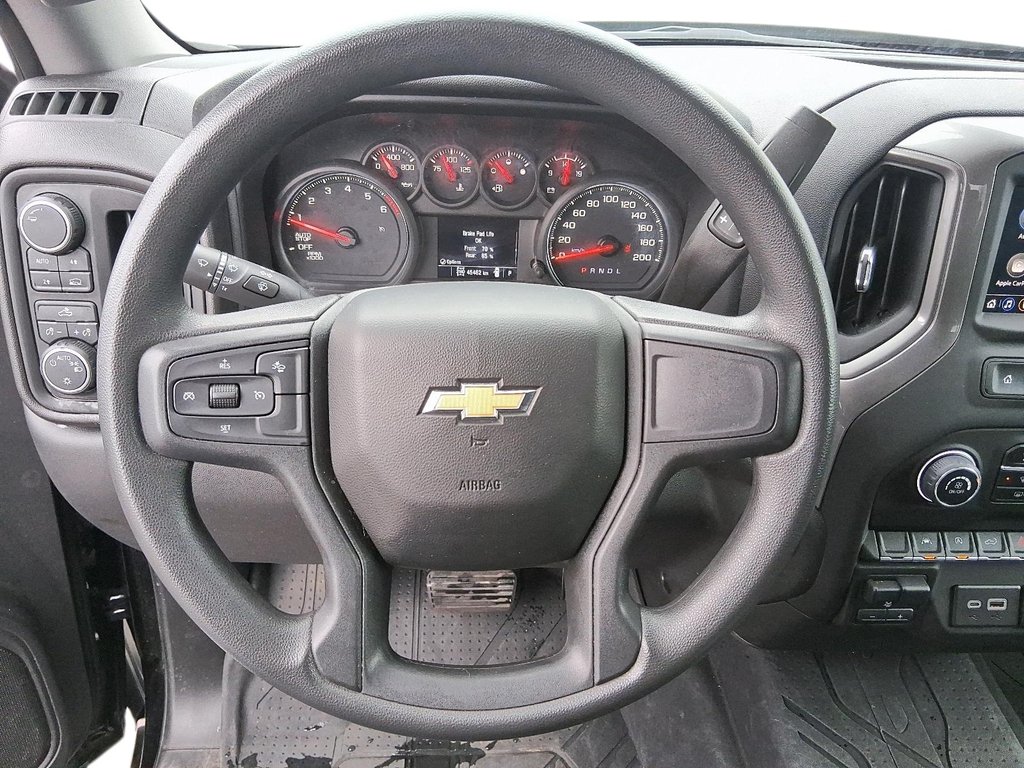 2023 Chevrolet Silverado 1500 Crew Cab 4x4 Custom in Stratford, Ontario - 12 - w1024h768px