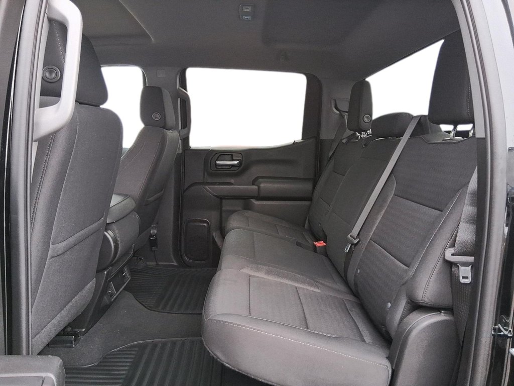 2023 Chevrolet Silverado 1500 Crew Cab 4x4 Custom in Stratford, Ontario - 9 - w1024h768px