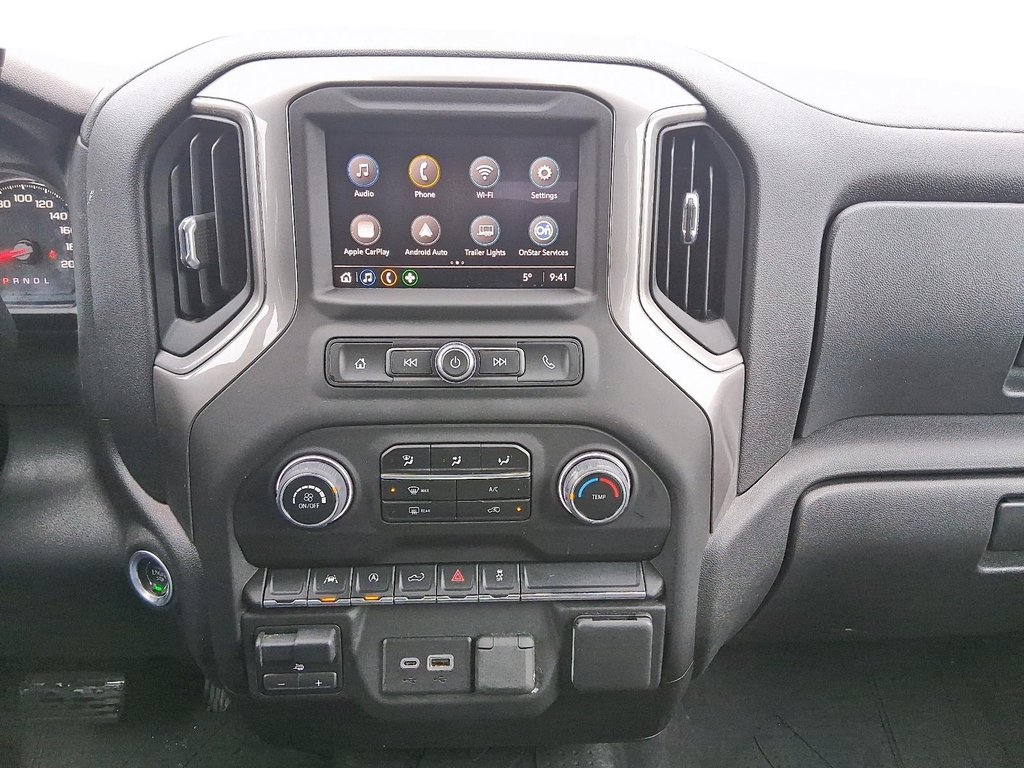 2023 Chevrolet Silverado 1500 Crew Cab 4x4 Custom in Stratford, Ontario - 15 - w1024h768px