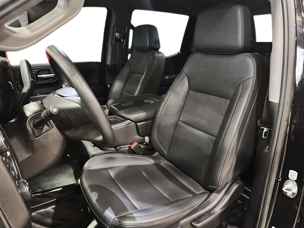 2023 Chevrolet Silverado 1500 CREW CAB 4X4 WT in Stratford, Ontario - 7 - w1024h768px