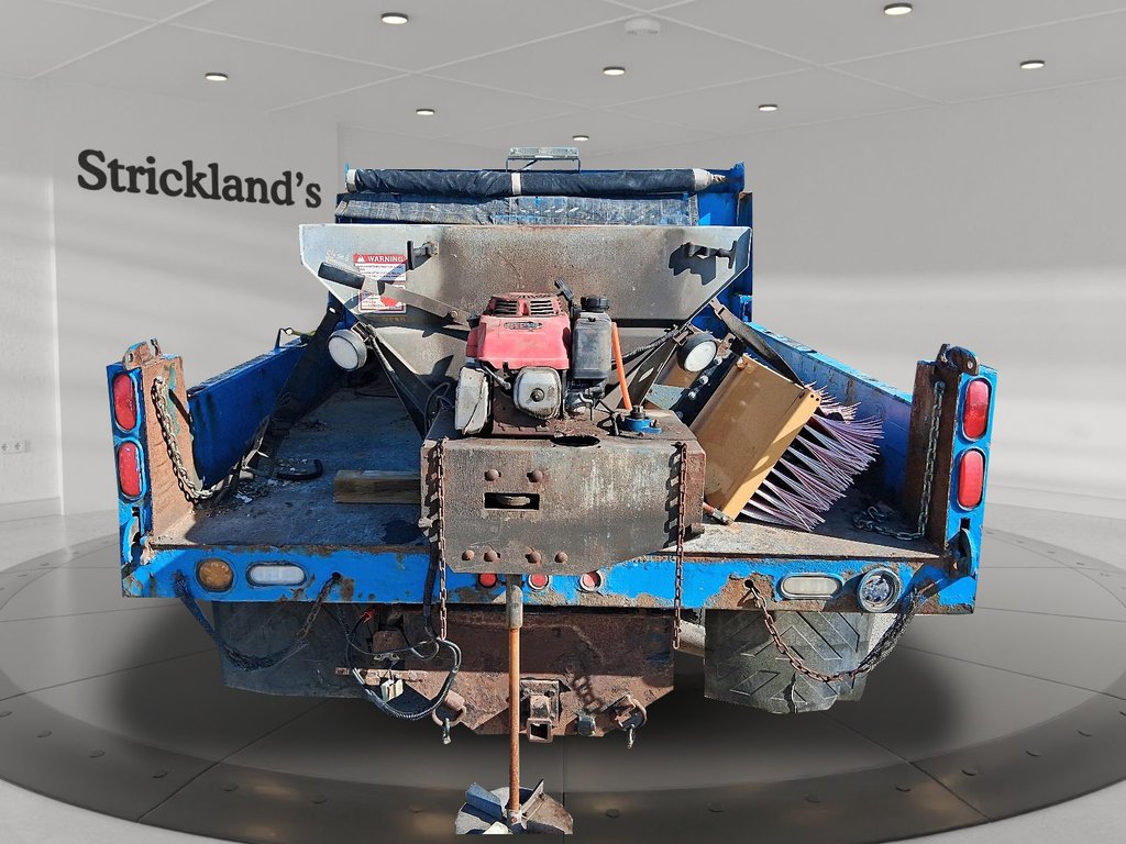 2013 Chevrolet Silverado 3500 WT in Stratford, Ontario - 19 - w1024h768px