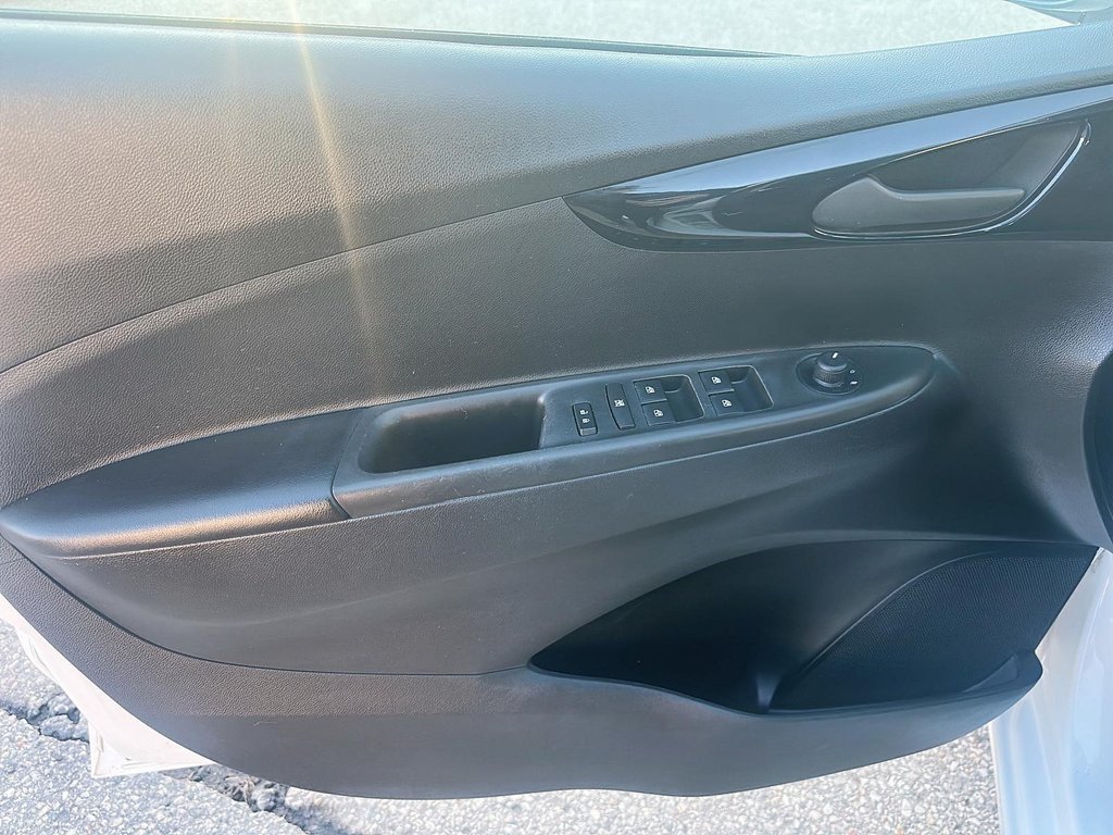 2021 Chevrolet Spark 1LT Hatchback in Stratford, Ontario - 10 - w1024h768px