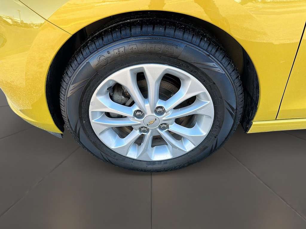2022 Chevrolet Spark 1LT CVT Hatchback in Stratford, Ontario - 7 - w1024h768px