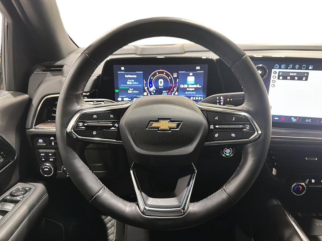 2025 Chevrolet Suburban LT in Stratford, Ontario - 11 - w1024h768px