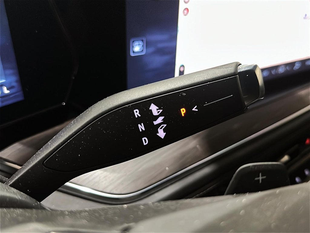 2025 Chevrolet Suburban LT in Stratford, Ontario - 14 - w1024h768px