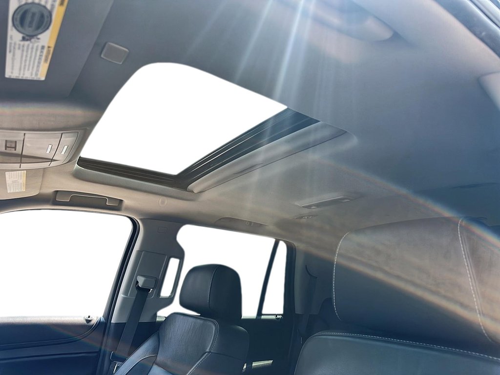 2019 Chevrolet Tahoe Z71 4WD SUV in Stratford, Ontario - 16 - w1024h768px