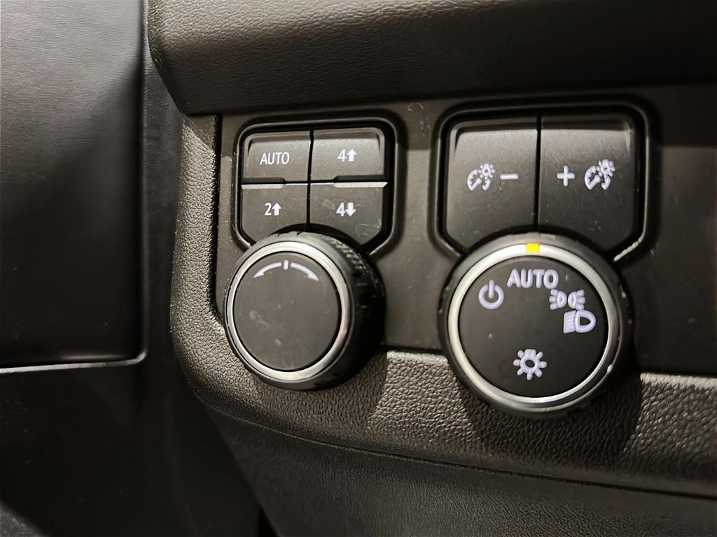 2021 Chevrolet Tahoe 4X4 Z71 in Stratford, Ontario - 15 - w1024h768px