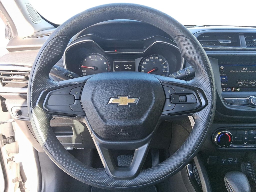 2023 Chevrolet TrailBlazer LS in Stratford, Ontario - 12 - w1024h768px