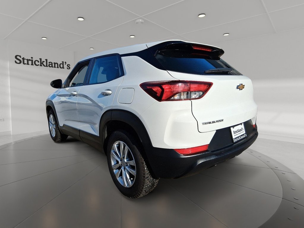 2023 Chevrolet TrailBlazer LS in Stratford, Ontario - 4 - w1024h768px