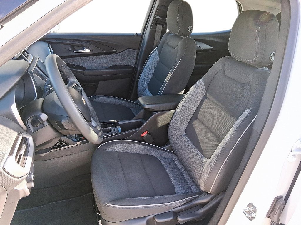 2023 Chevrolet TrailBlazer LS in Stratford, Ontario - 8 - w1024h768px