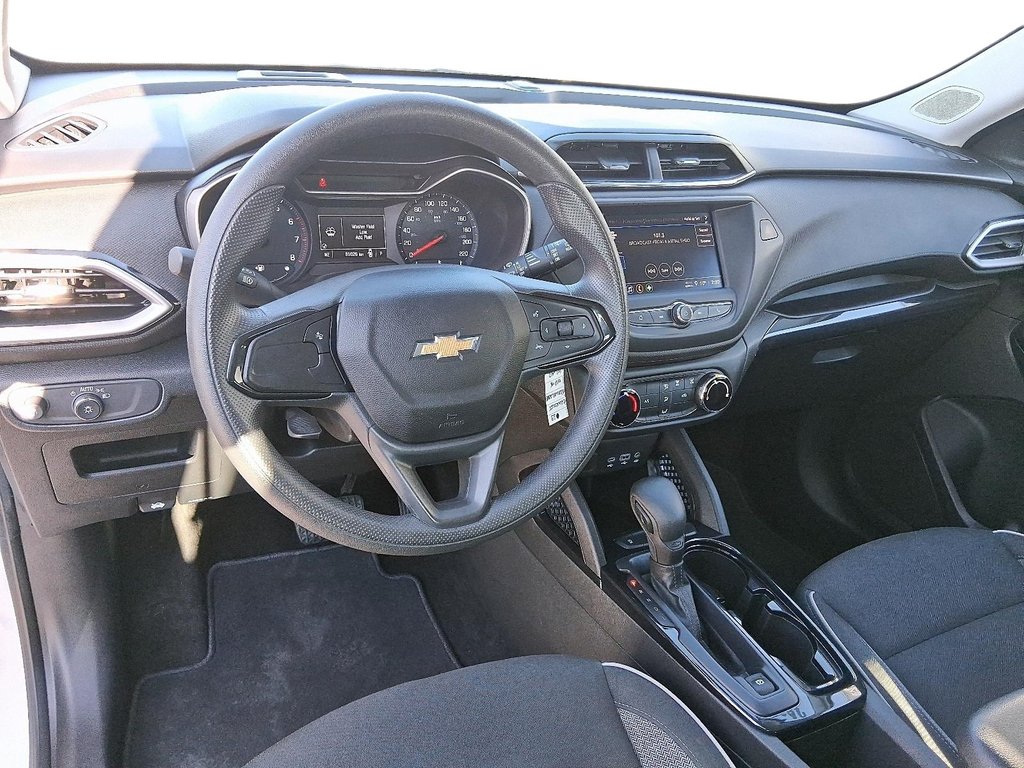 2023 Chevrolet TrailBlazer LS in Stratford, Ontario - 10 - w1024h768px