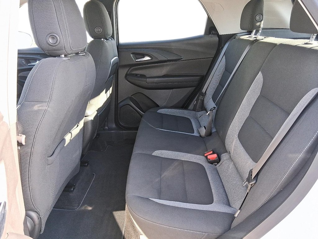 2023 Chevrolet TrailBlazer LS in Stratford, Ontario - 9 - w1024h768px
