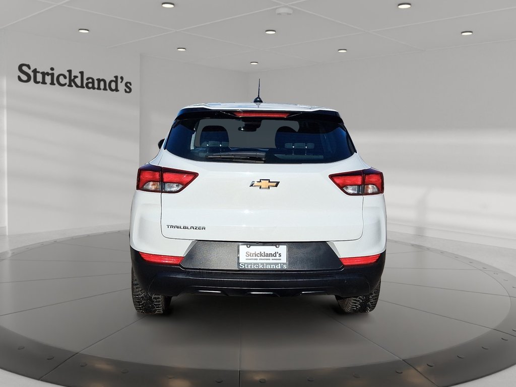 2023 Chevrolet TrailBlazer LS in Stratford, Ontario - 3 - w1024h768px