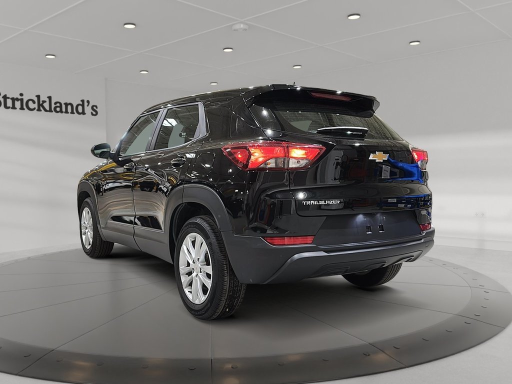 2023 Chevrolet TrailBlazer LS in Stratford, Ontario - 4 - w1024h768px