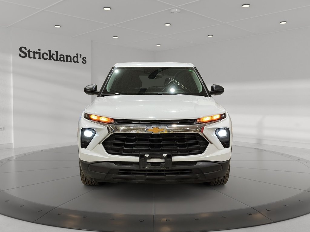 2024 Chevrolet TrailBlazer LS AWD in Stratford, Ontario - 2 - w1024h768px