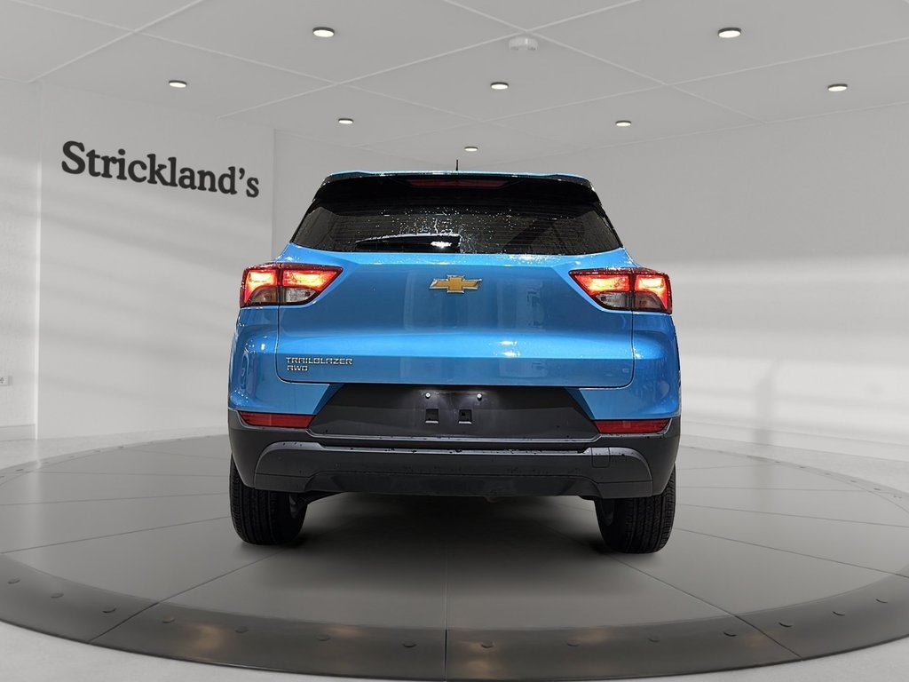 2025 Chevrolet TrailBlazer AWD LS in Stratford, Ontario - 3 - w1024h768px